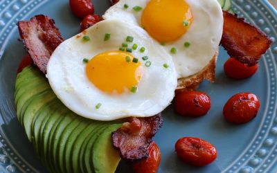 Bacon, Egg and Avocado Breakfast Toast